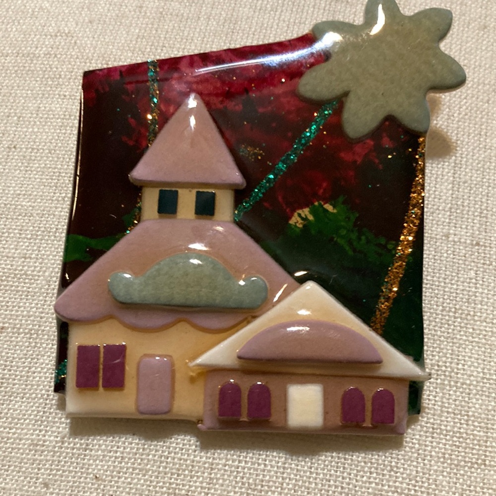 Lucinda house pin